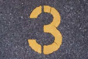 サブスリーを達成するには、月間何キロ走れば良いのか。